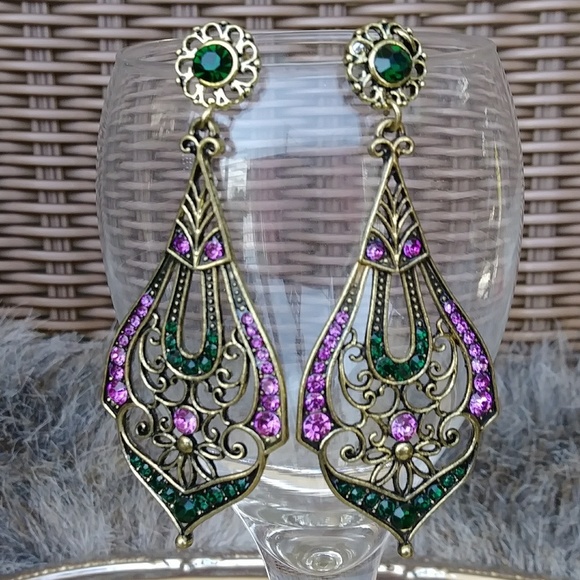 🌟NWOT🌟Statement Earrings - Picture 2 of 8